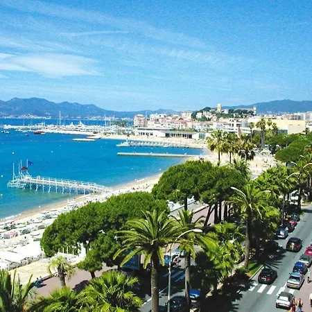 Pieds Dans L'eau * Cannes